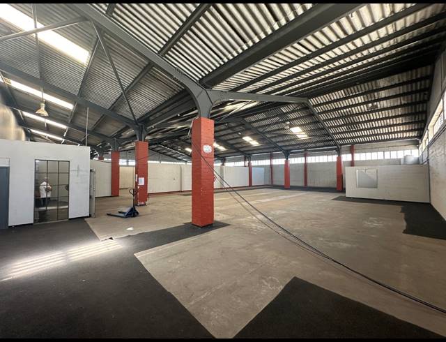 5,007M² WAREHOUSE FOR SALE IN PAARDEN EILAND